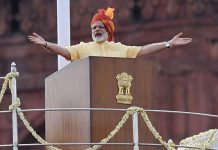 演讲现场棚顶坍塌!印度总理莫迪集会事故 致67人受伤