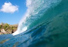 中国领馆提醒中国游客注意安全!印尼发布海浪预警