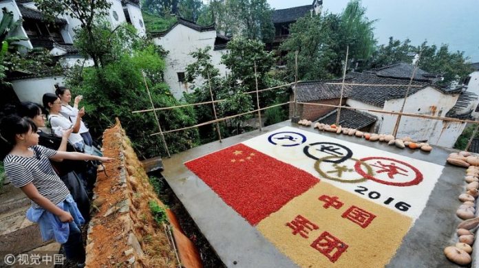 国庆69周年 盘点那些特殊的“中国心”