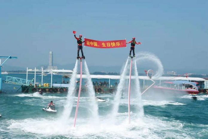 祖国69岁生日快乐!三亚蜈支洲岛花式送祝福