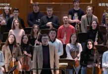 俄交响乐团举办音乐会声援武汉,演奏中国名曲《我的祖国》