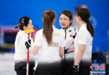 變陣收奇效 中國女子冰壺隊連勝平昌冬奧會冠亞軍