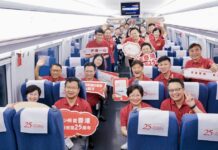 「慶回歸」高鐵冠名列車上海首發 穿梭長三角