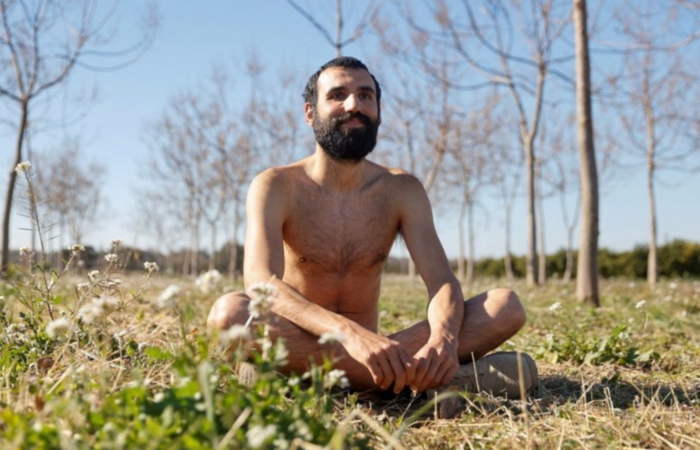 西班牙一男子裸奔被罚 法院：这是他的权利