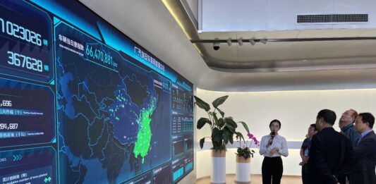 海外華媒年會|參觀廣汽埃安「超跑」,为中國國產自主研發生產的汽車自豪