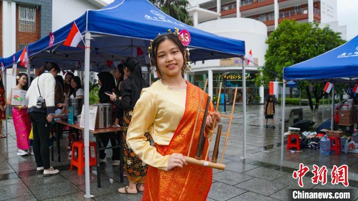 广西高校中外师生欢度国际文化节促进文化交流
