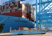 特朗普承诺对欧盟商品征收关税,因为欧盟“恶劣地”对待美国