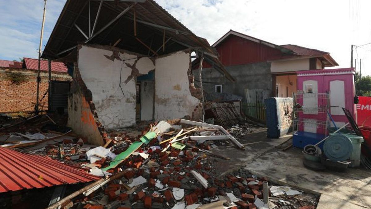 明古鲁地震后恢复开始,政府重点建设抗震房屋
