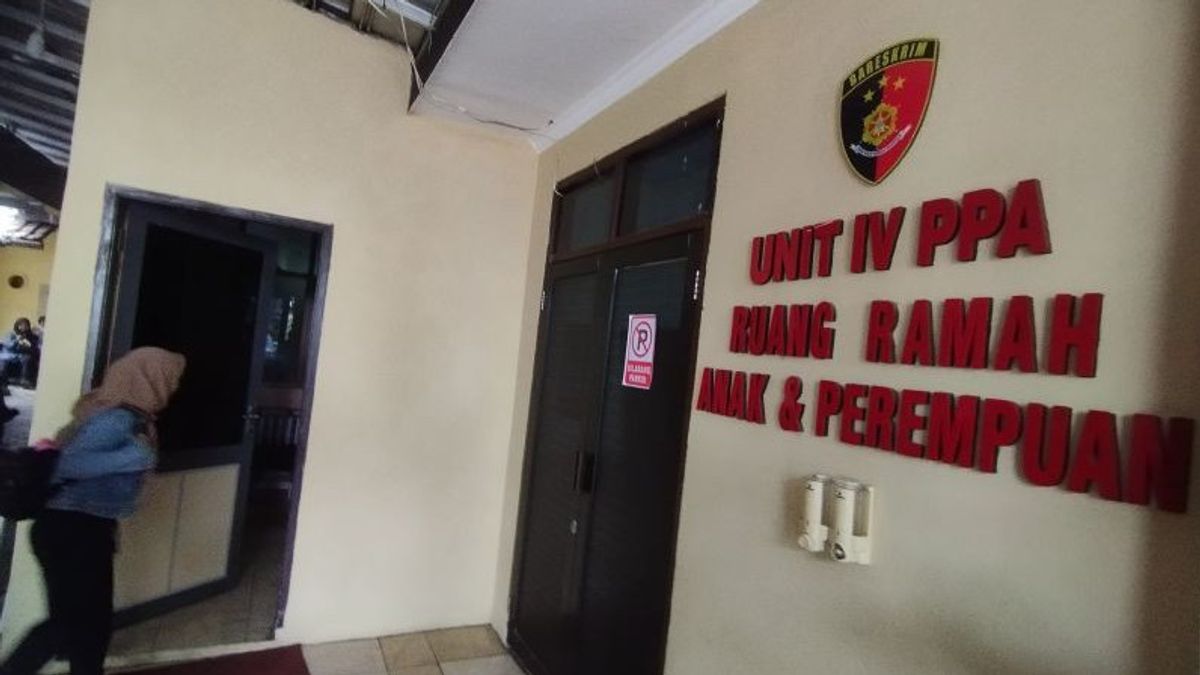 警方逮捕了在 garut 中看到鸡奸 10 名男孩的老师