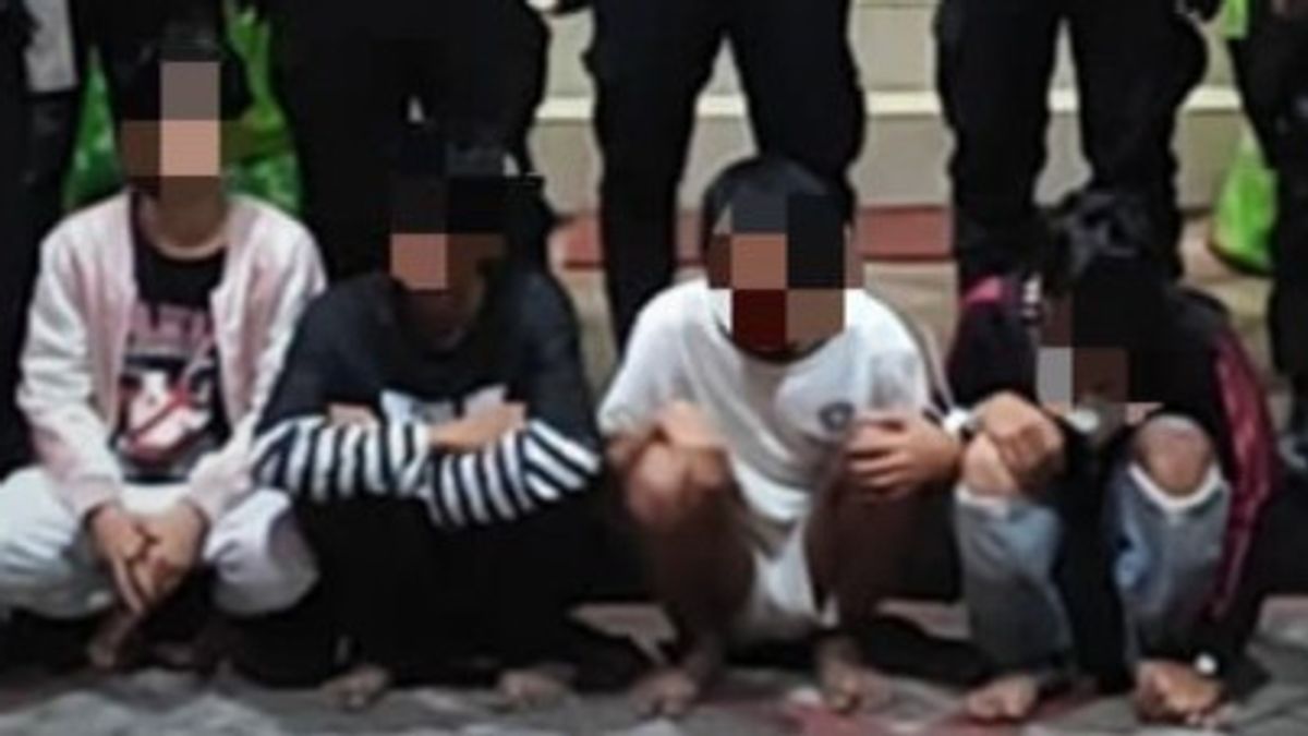 Kemayoran 地区容易发生斗殴，警方再次逮捕 4 名持镰刀青少年