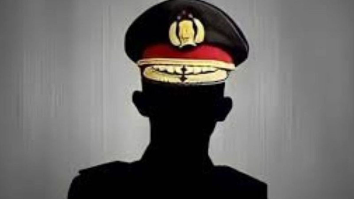 Polantas 准将 Rizki 因在被开罚单后虐待少女而被解雇