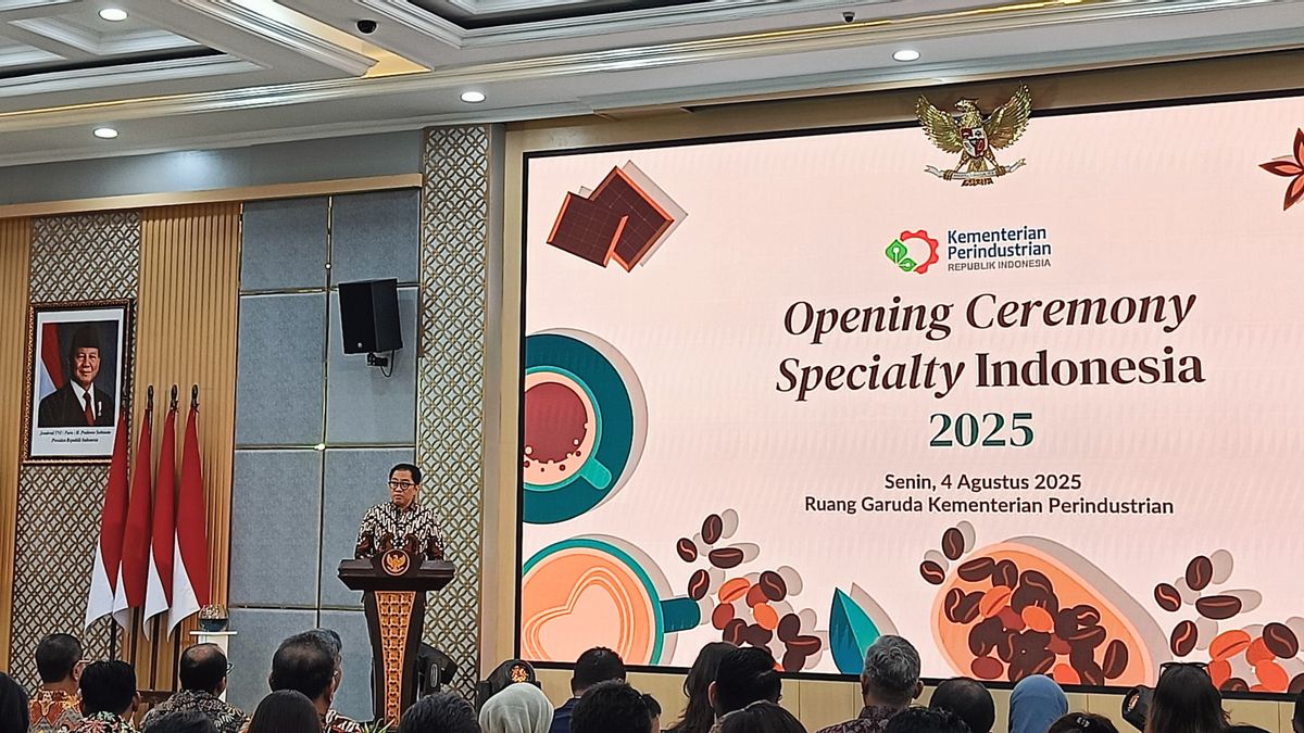 14 年 66 月至 2025 月期间，食品和饮料行业出口额达到 <>.<> 亿美元。