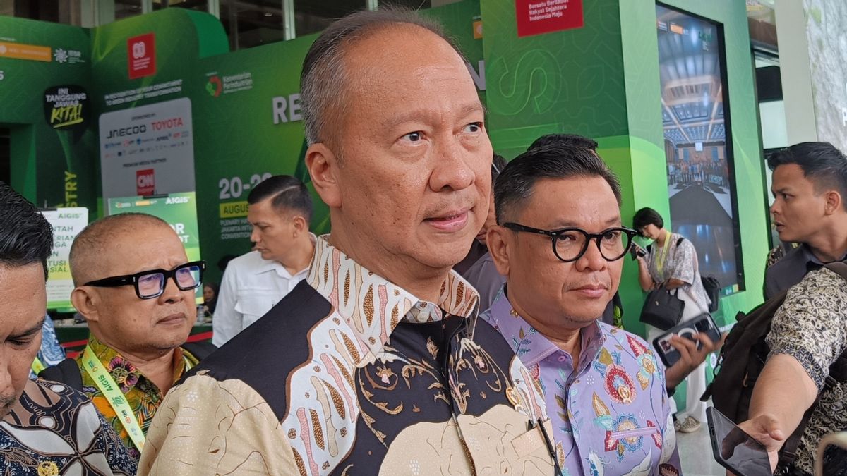 工业部长阿古斯：向绿色产业转型不是成本，而是投资