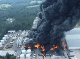 美国工厂突发爆炸