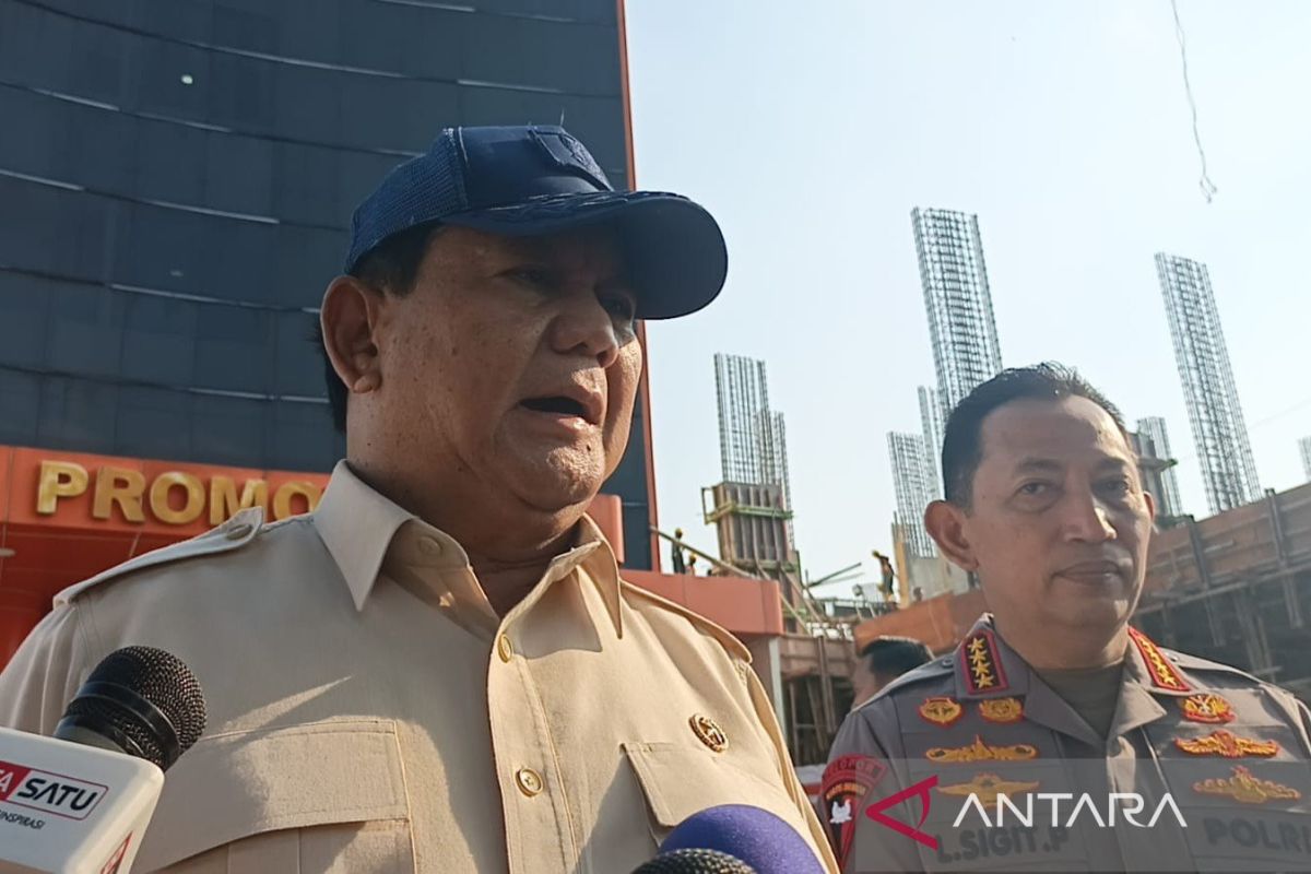 普拉博沃指示在抗议中受伤的警察晋升