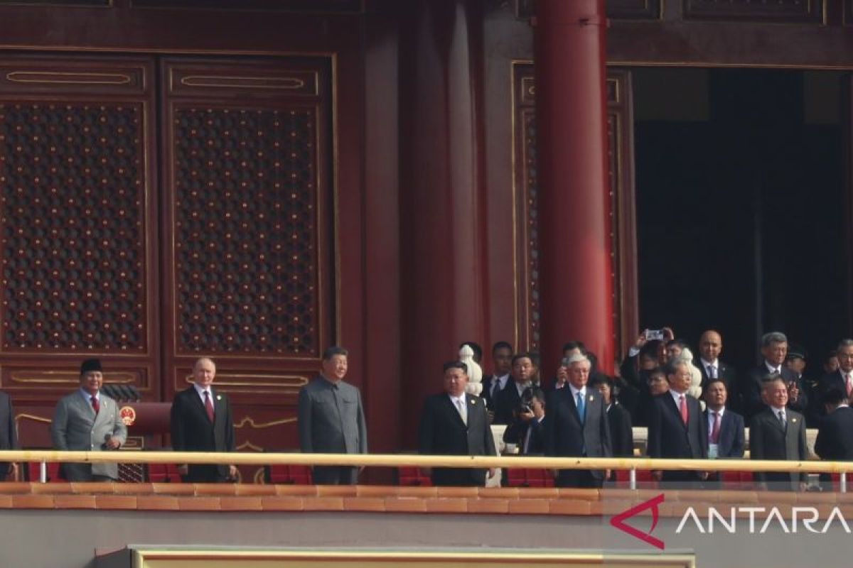 普拉博沃与习习、普京、金正恩一起参加中国胜利日阅兵式