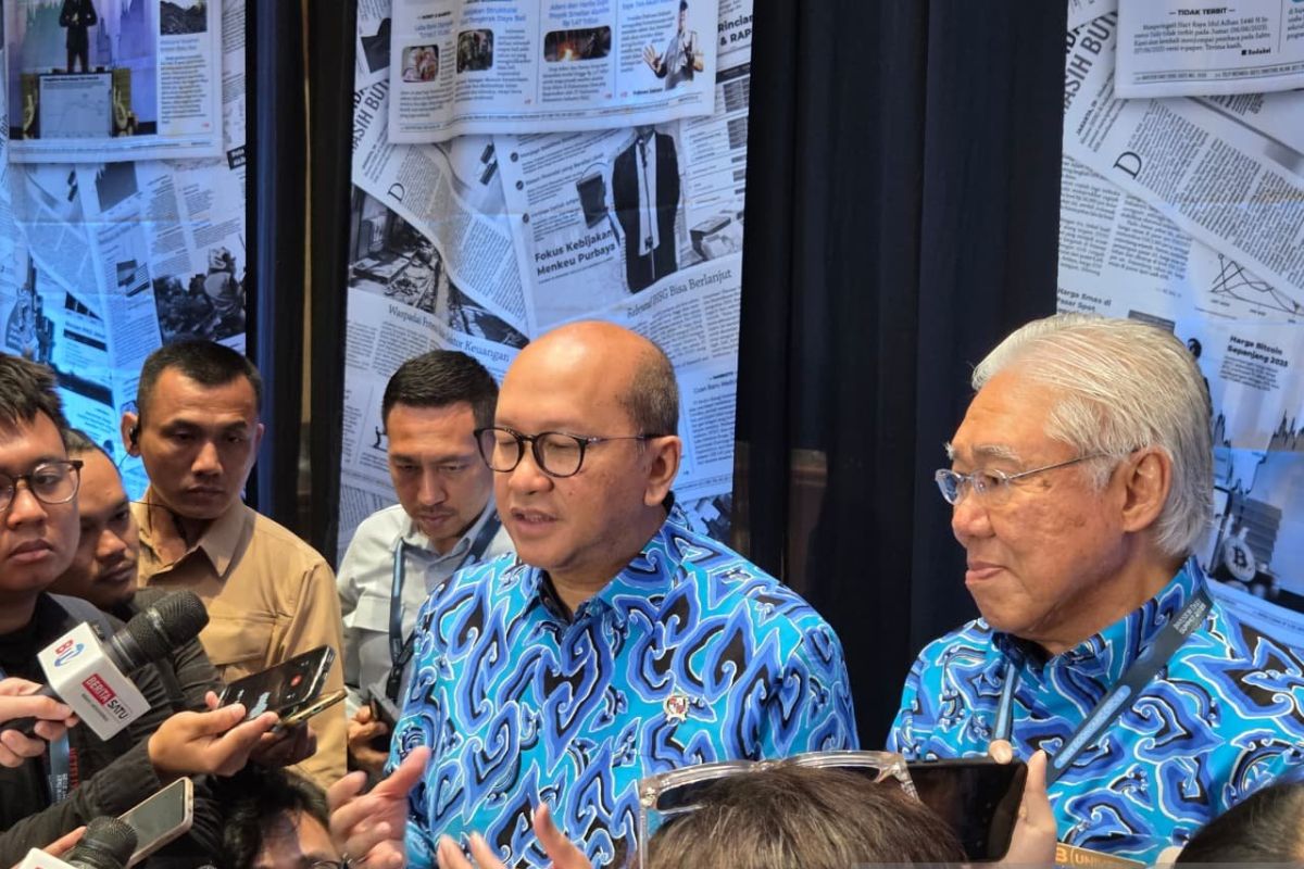 Rosan sebut negosiasi soal restrukturisasi utang KCIC sedang berjalan