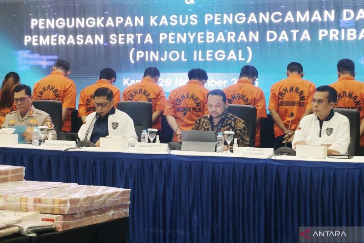 警方追捕两名外国人，涉嫌通过非法贷款应用敲诈