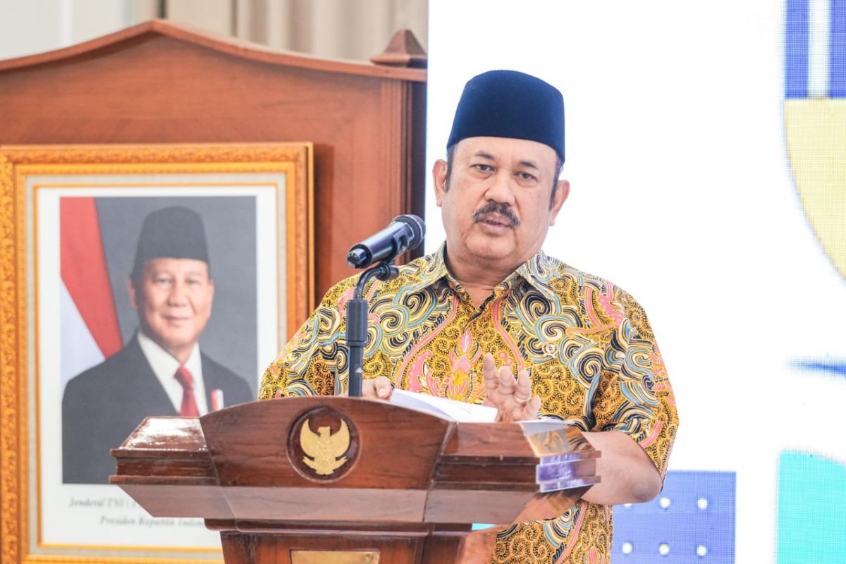 部长敦促全面发展食品和营养