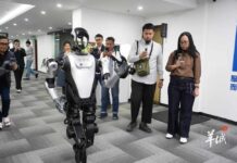 科技元素拉满!印尼记者湾区行走进OPPO、乐聚