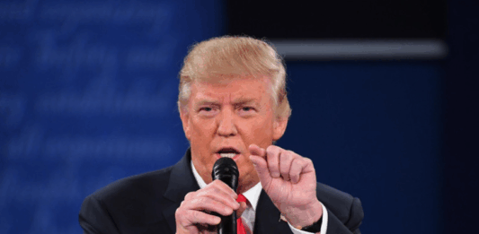 特朗普:中国利用与美国的贸易利润建立军事力量