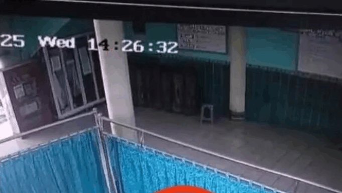 色胆包天!班达楠榜男子在清真寺公然侵犯女信徒