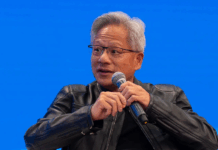 黄仁勋:中国将在AI竞赛中击败美国