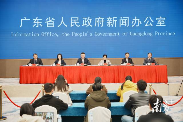  南方+ 王昌辉 拍摄