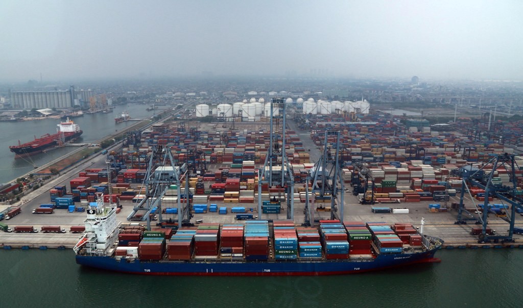 统计局:印尼10月贸易顺差23.9亿美元