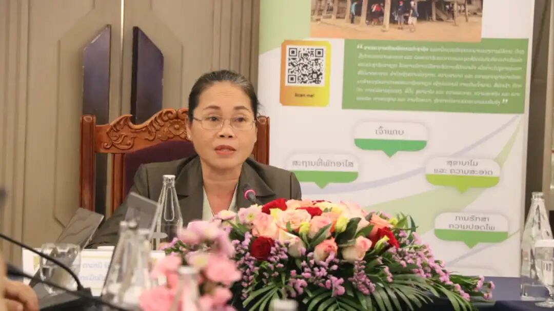 可能是包含下列内容的图片：讲台和文字