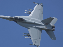 美军3架坠海“超级大黄蜂”战机未找回