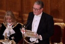 英国首相:对中国的政策不应“反复无常”或“走向极端”