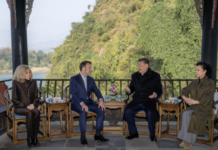 独家视频丨习近平同法国总统马克龙在成都进行友好交流