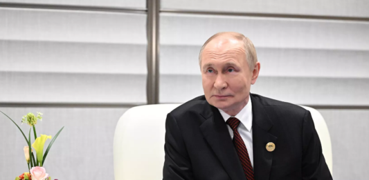 普京:俄罗斯珍视与中印关系 相信中印两国领导人智慧化解分歧