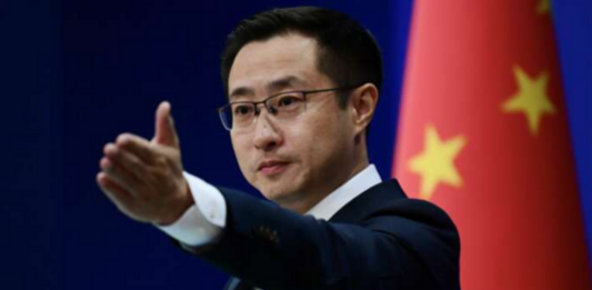 中方强烈谴责日高官拥核言论 警告右翼再军事化危险