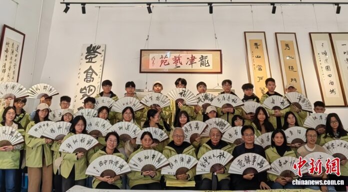 马来西亚华裔青少年在福建永定体验中华传统文化