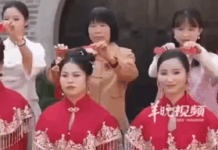 【大美广东·中印尼双语】(Bilingual Cina dan Indonesia)超甜!佛山古镇岭南风尚婚礼活动举行