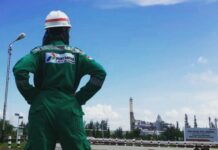 普拉博沃主持印尼最大炼油厂落成仪式