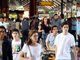 统计局:11月前来印尼外国游客120万人次