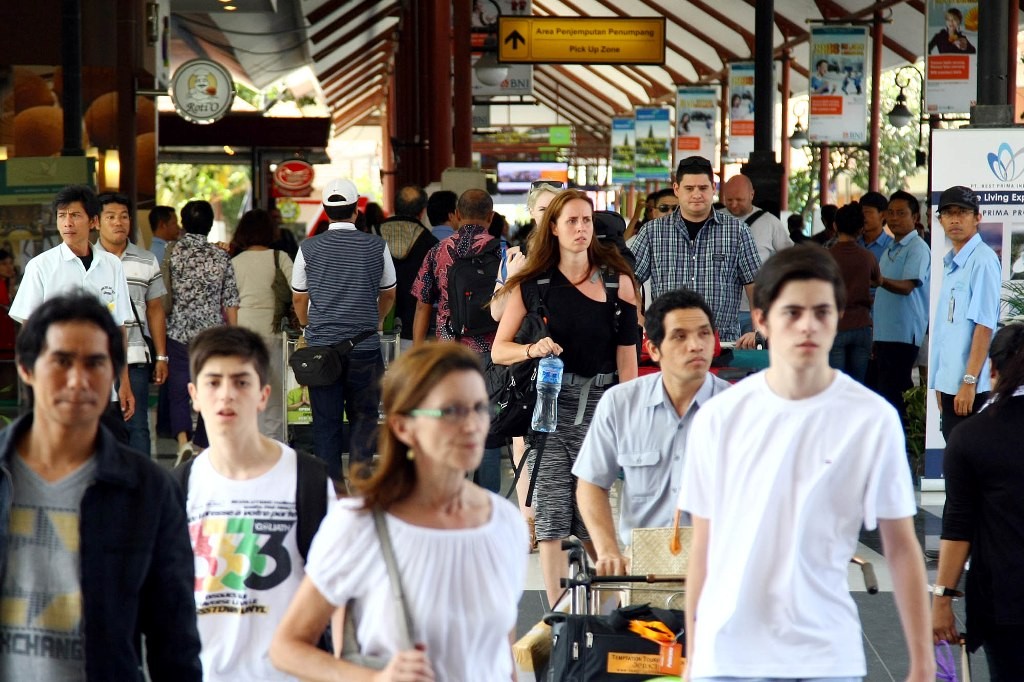 统计局：11月前来印尼外国游客120万人次 