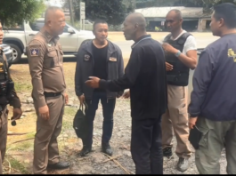 僧人还俗争风吃醋持枪掳人