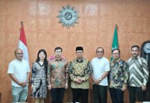 叶素总领事走访穆联总部