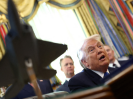 美媒曝特朗普或授权本周末打击伊朗