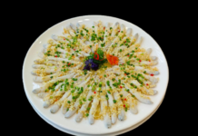 跨过菠萝的海,只为这桌“鲜”