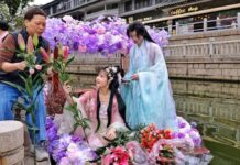 【大美广东·中印尼双语】(Bilingual Cina dan Indonesia)2026年广州水上花市开幕!