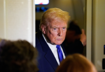 回应安德鲁被捕 特朗普:这是件羞耻的事