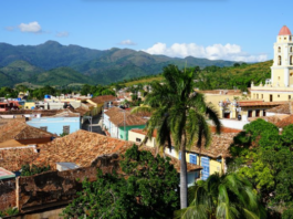 特朗普:可能“友好接管古巴”