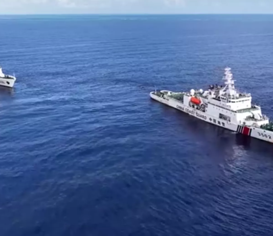 解放军南部战区组织战备警巡,指菲律宾破坏地区和平