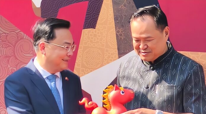 “欢乐春节”走进泰国总理府