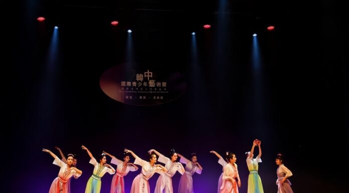 韩中国际青少年艺术节在首尔举行